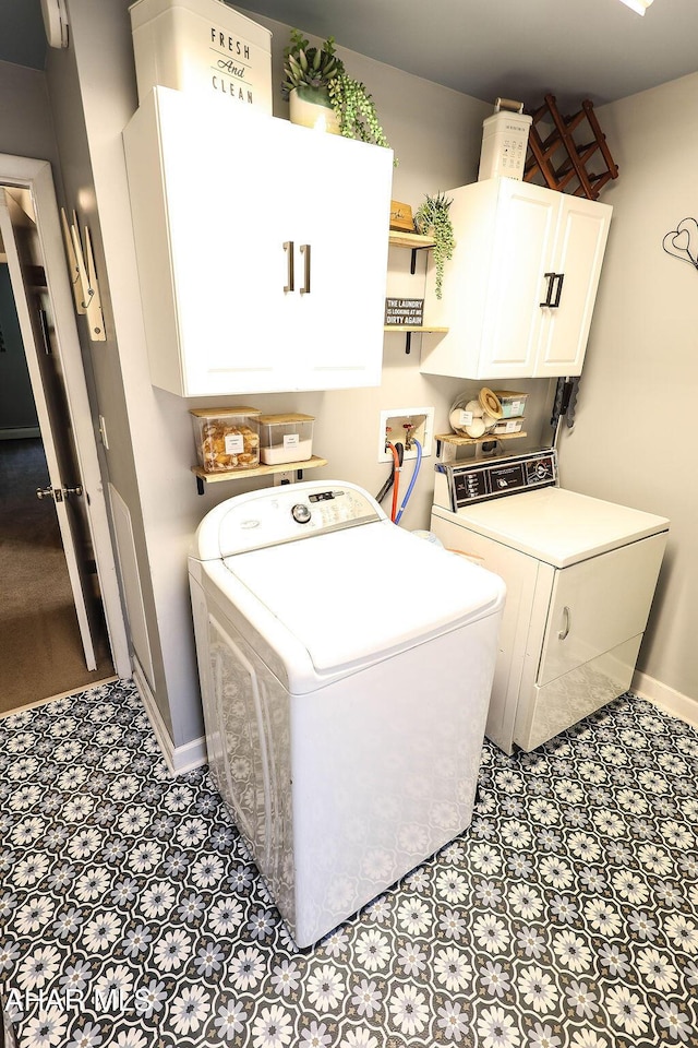 1809 5th St, Altoona, PA 16601 - washroom featuring cabinet space, independent washer and dryer, and baseboards