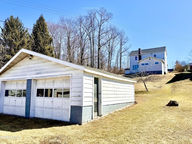 view of detached garage