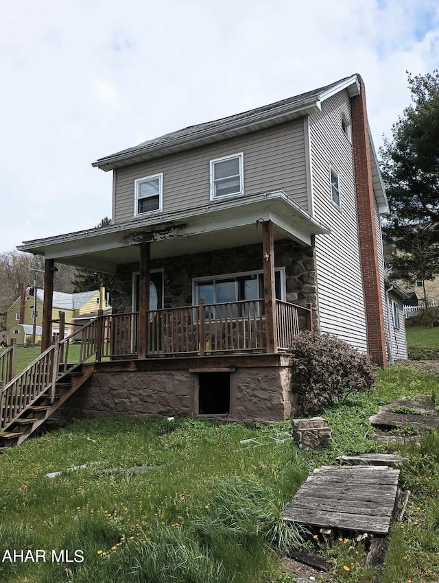 view of front of house featuring a porch