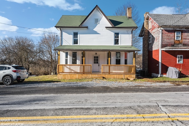 view of front facade featuring covered porch