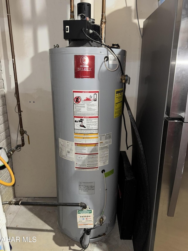 153 Frederick Rd, Altoona, PA 16602 - utility room featuring gas water heater