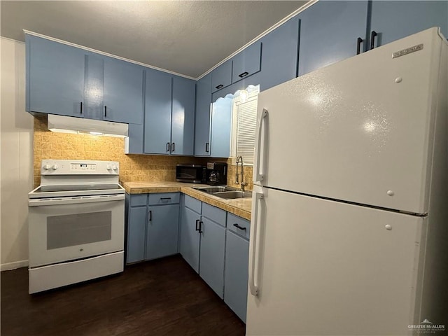 kitchen with sink, tasteful backsplash, dark hardwood / wood-style flooring, blue cabinets, and white appliances