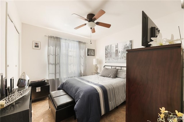 bedroom with ceiling fan