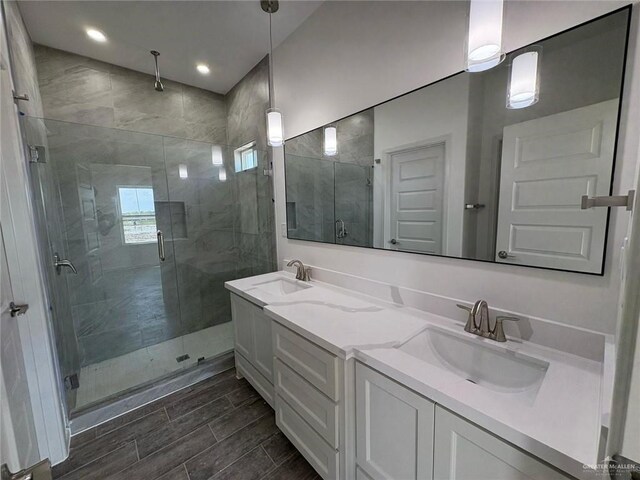 unfurnished room featuring a tray ceiling