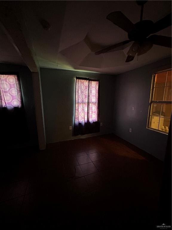 empty room with ceiling fan