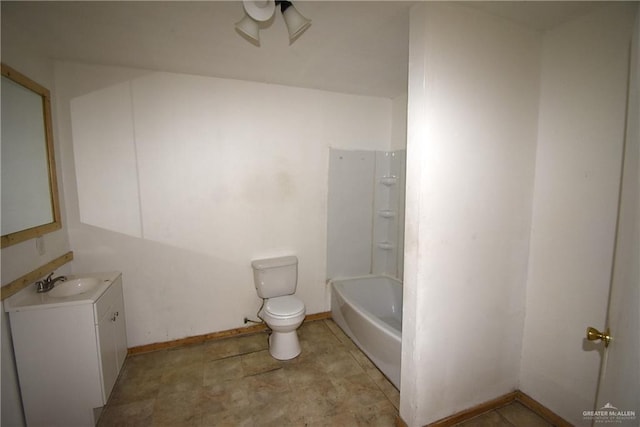 bathroom featuring vanity, baseboards, ceiling fan, shower / bathing tub combination, and toilet