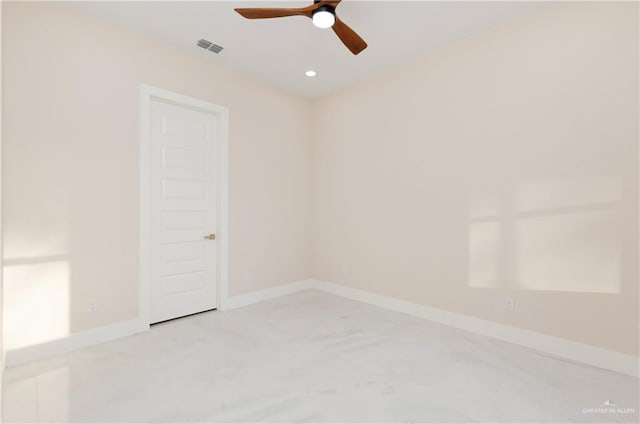 empty room with ceiling fan