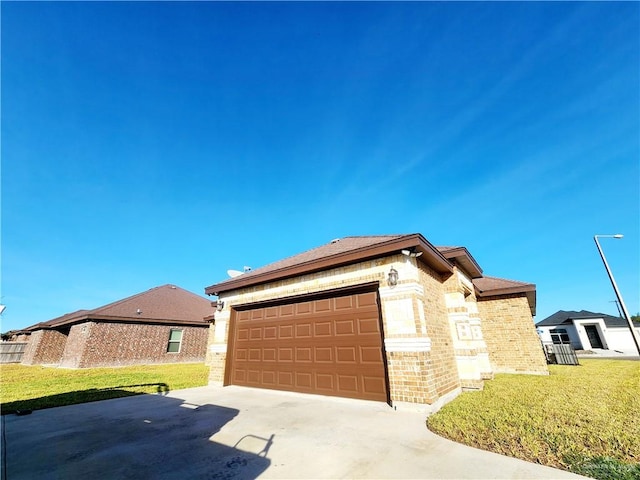 view of front of house featuring a front yard