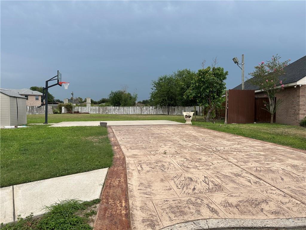 2430 Norma Dr, Mission, TX 78574