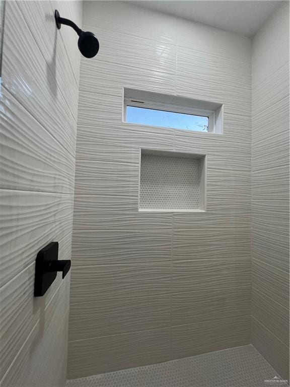 409 S 12th St, Alamo, TX 78516 - bathroom view of tiled shower