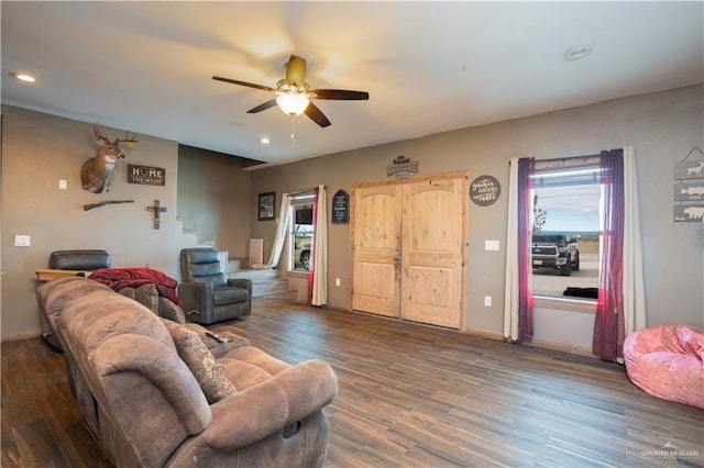 living room featuring ceiling fan, wood finished floors, and recessed lighting