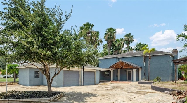 view of front of house featuring a garage