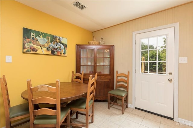 701 S Parker Rd S, La Feria, TX 78559 - dining area with ornamental molding and baseboards