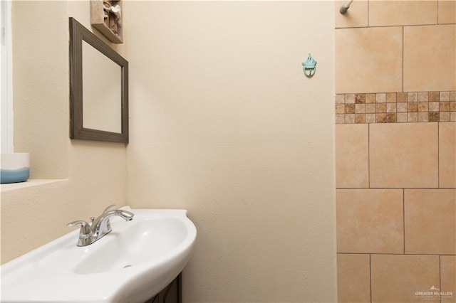 701 S Parker Rd S, La Feria, TX 78559 - bathroom with a sink