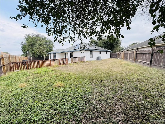 view of yard featuring cooling unit