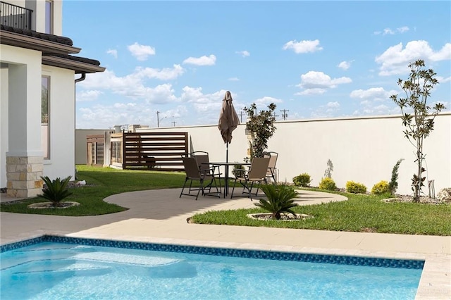 8101 N 5th St, Mcallen, TX 78504 - outdoor pool with a patio area and fence
