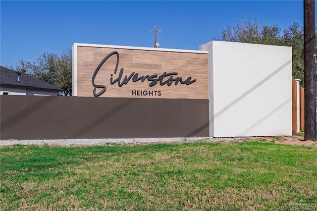 2316 Piedra St, Edinburg, TX 78542 - community sign featuring a yard