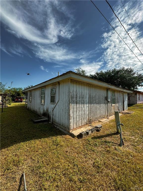 229 W 4th St, La Joya, TX 78560 - photo 4
