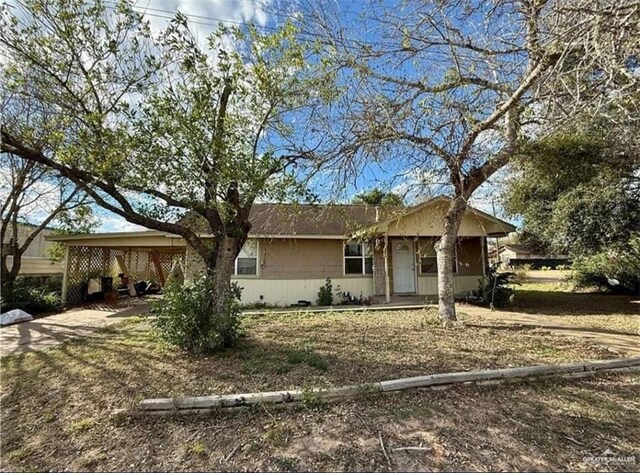 711 Marcos Hinojosa Ave, Hebbronville, TX 78361 - view of front of home