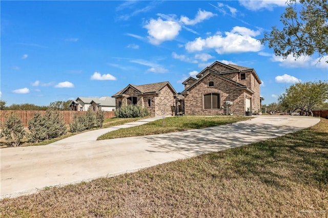 view of front of house featuring a front yard