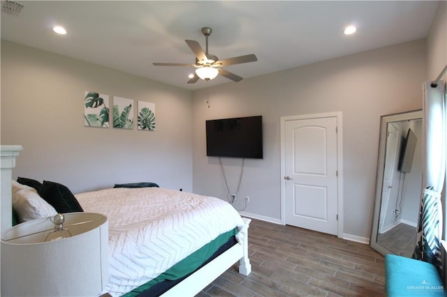 bedroom featuring ceiling fan