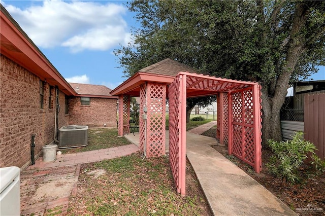 view of yard featuring central AC unit