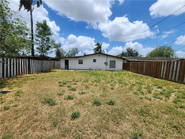 607 N Padre Ave, Weslaco, TX 78596 - view of fenced backyard