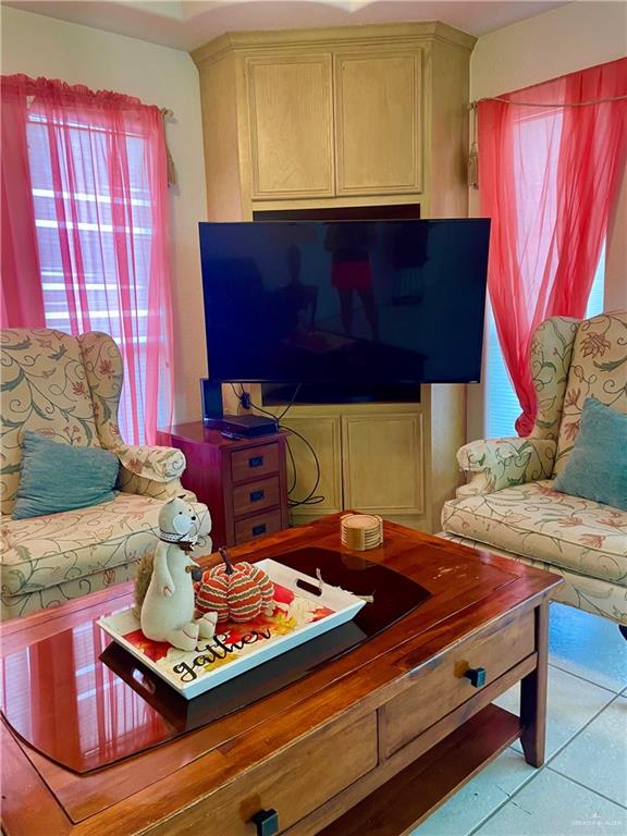 739 E Clam Cir Unit 739, Port Isabel, TX 78578 - view of tiled living room