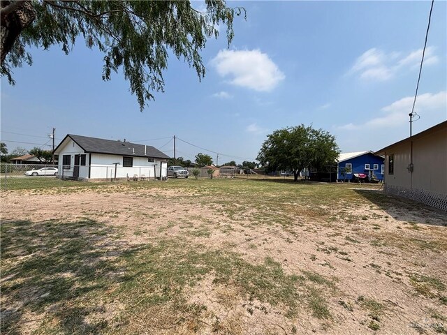 521 E Sherrye Ln, Pharr, TX 78577 - view of yard