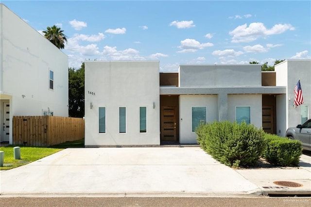 1615 W B St, Mission, TX 78572 - contemporary house with fence and stucco siding