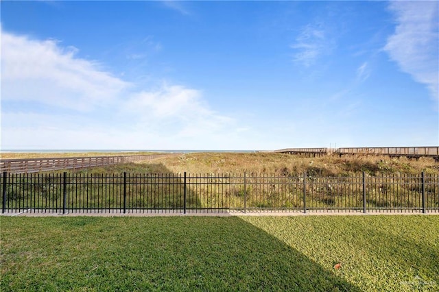 view of yard featuring a rural view