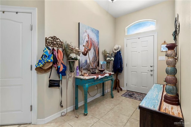 512 S Mina De Oro St, Mission, TX 78572 - entrance foyer with light tile patterned floors and baseboards
