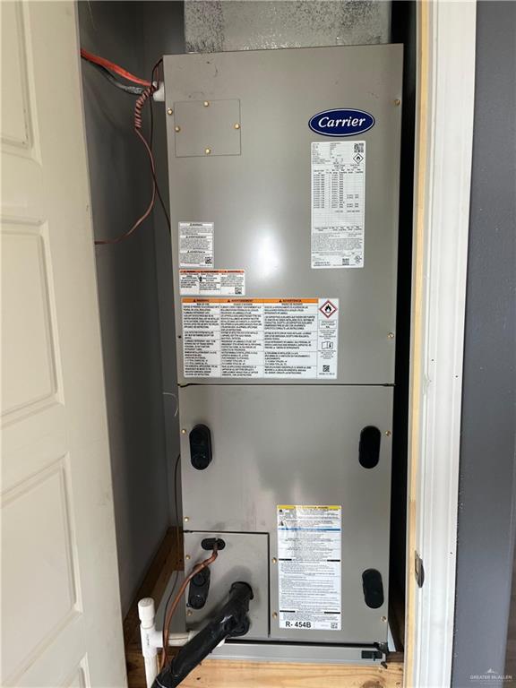 121 N Kentucky St, Mission, TX 78573 - utilities with heating unit