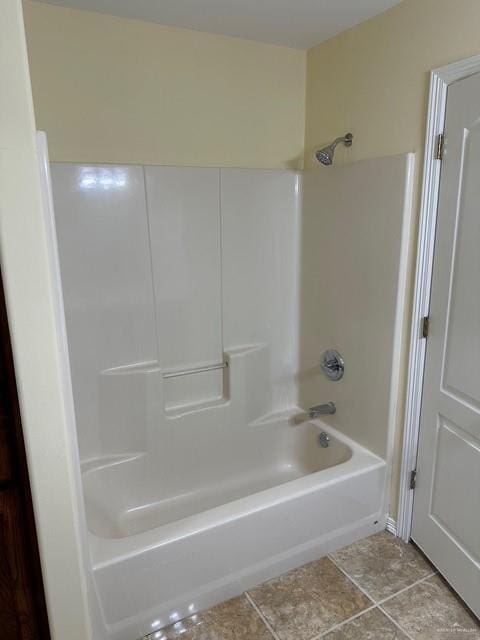 1502 W Kennedy Ave, Alton, TX 78573 - full bath with tub / shower combination