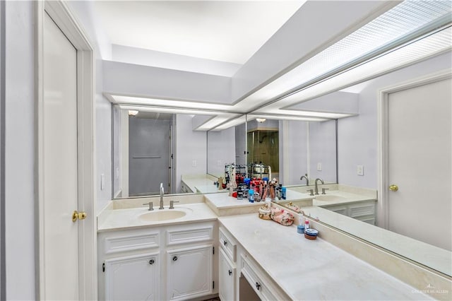 18064 Garrett Rd, Harlingen, TX 78552 - full bath with vanity