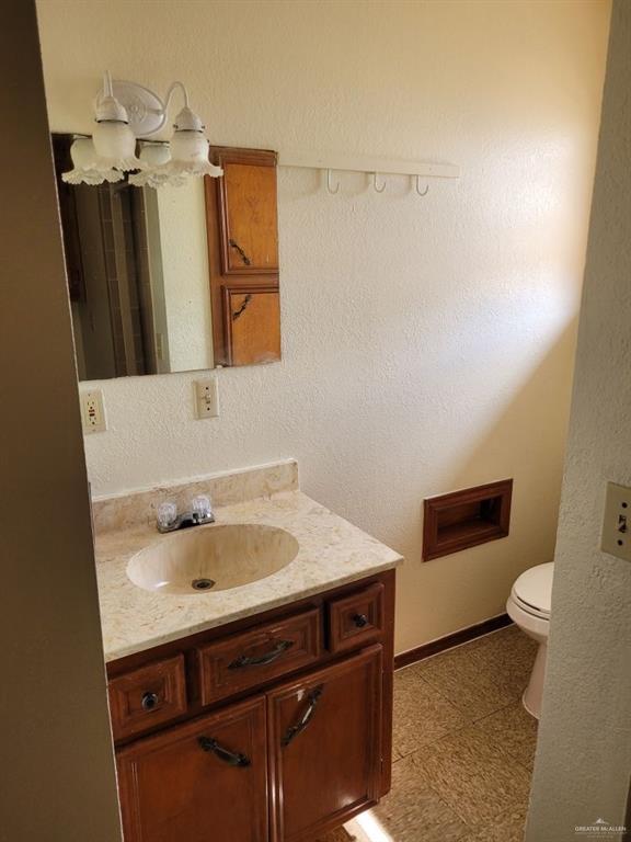 225 W 4th St, La Joya, TX 78560 - photo 10