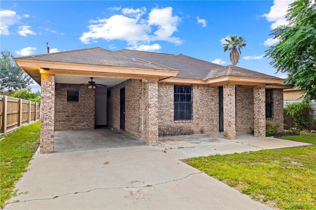 2117 S 30 1/2 St, Mcallen, TX 78503 - single story home with a ceiling fan and driveway