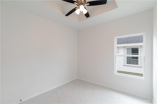 empty room with ceiling fan