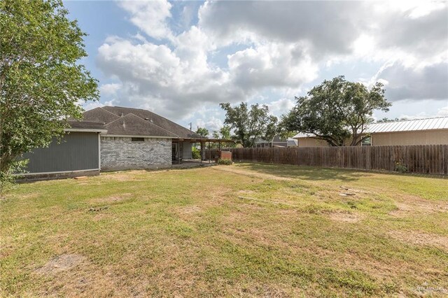 2915 Roselawn Dr, Weslaco, TX 78596 - view of fenced backyard