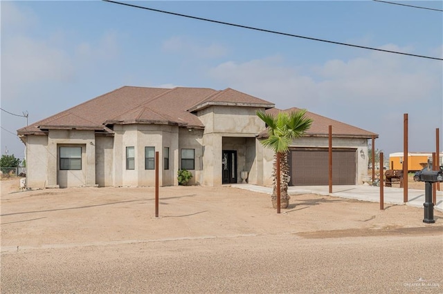 view of front facade featuring a garage