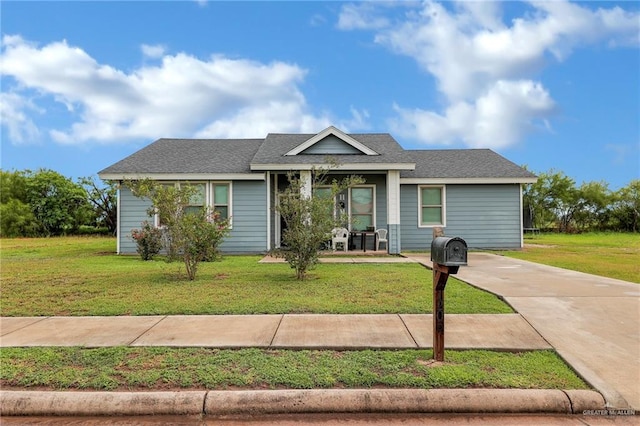 view of front of property with a front yard