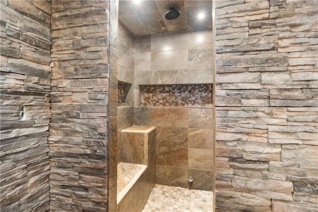 2408 River Oaks Ln, Edinburg, TX 78539 - bathroom with a tile shower