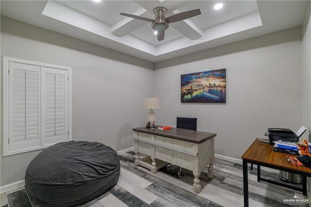 office area with ceiling fan, recessed lighting, wood finished floors, and baseboards