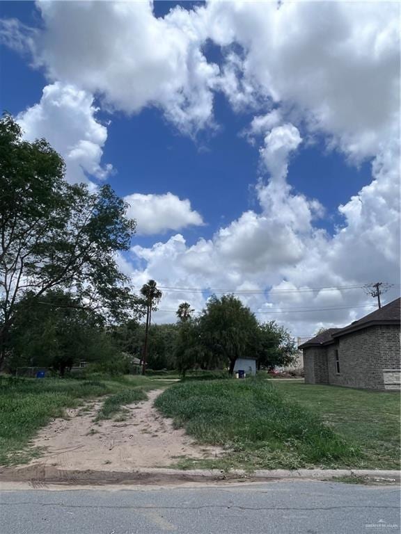 Listing photo 2 for 1624 Toronto Ave, Mcallen TX 78501