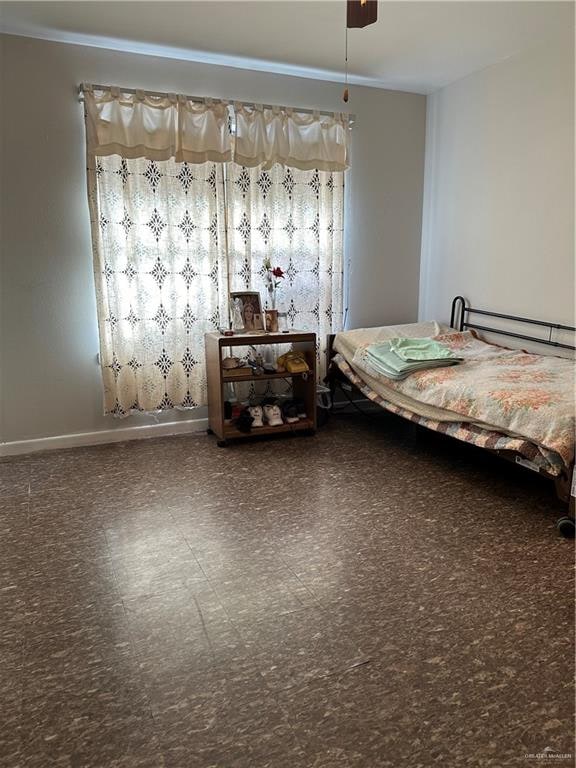 bedroom with ceiling fan