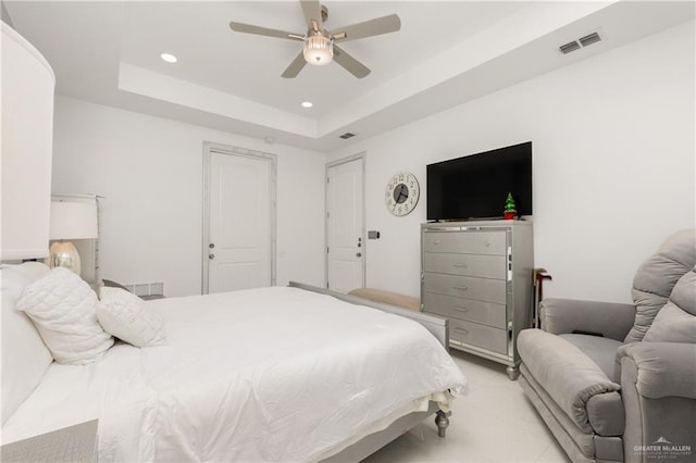 3108 E Bella Vista Ave, Alton, TX 78573 - bedroom featuring recessed lighting, a tray ceiling, and ceiling fan