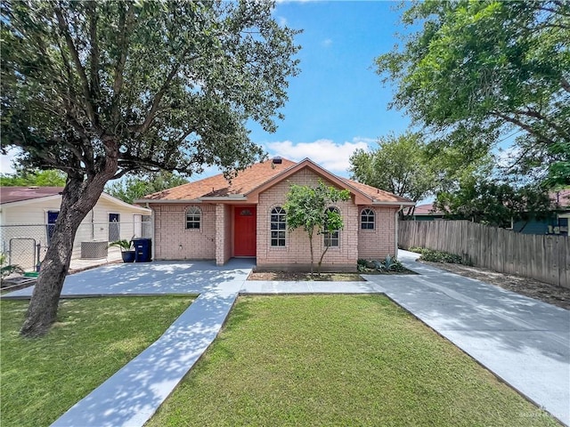 2012 Diaz Ave, Mcallen, TX 78503 - photo 1