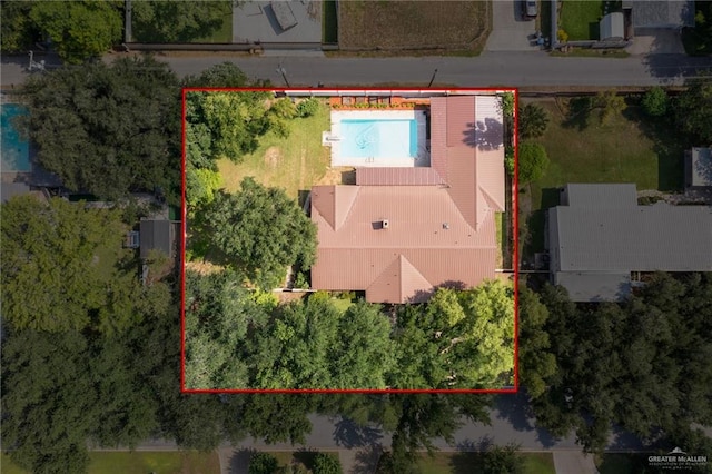 106 E Ithaca Ave, Mcallen, TX 78501 - aerial overview of property's location featuring a pool area and property parcel outlined
