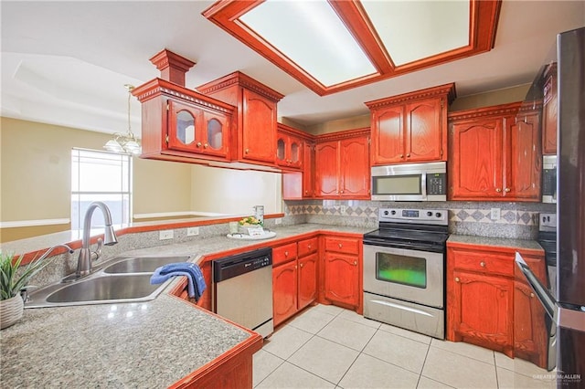 kitchen featuring sink, backsplash, light tile patterned floors, stainless steel appliances, and an inviting chandelier