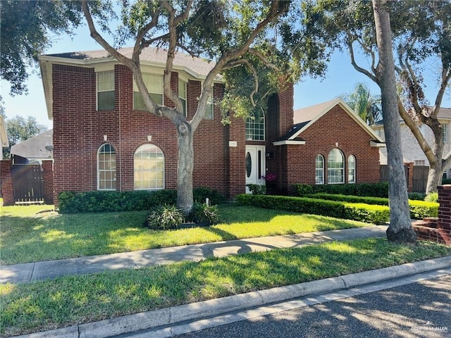 view of front facade with a front yard